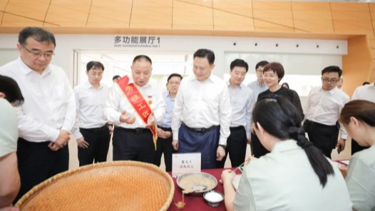 徐留平：強化工會數(shù)智化建設(shè) 做好新就業(yè)形態(tài)勞動者工會工作