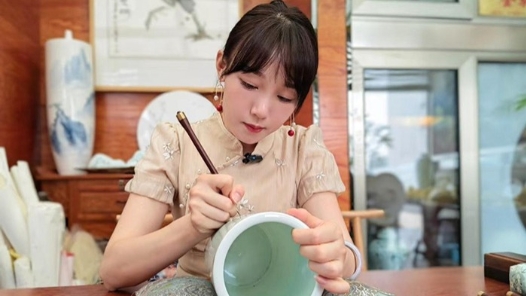 千職百態(tài)｜以刀代筆瓷為紙，“畫”出大千世界