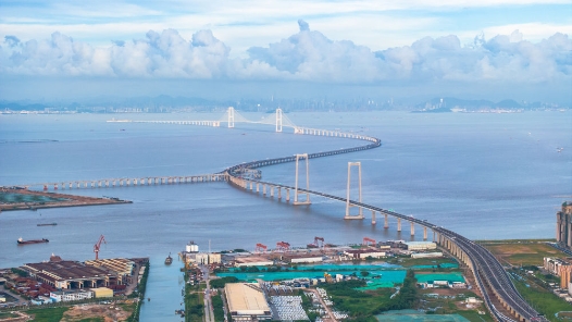 強國建設(shè)、民族復(fù)興的康莊大道——總書記引領(lǐng)我們書寫中國式現(xiàn)代化建設(shè)新篇章