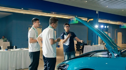 福建廈門：互聯(lián)網(wǎng)＋新能源汽車營銷 技能比賽現(xiàn)場如“音”隨“行”