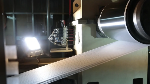 奮進強國路 闊步新征程｜向上的中國·0.015毫米“手撕鋼”是怎樣“搟”出來的