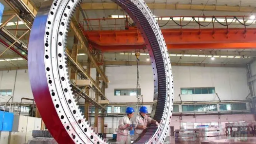 奮進強國路 闊步新征程丨制造大國加快邁向制造強國