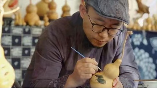 千職百態(tài)｜在葫蘆上烙刻“福祿印”