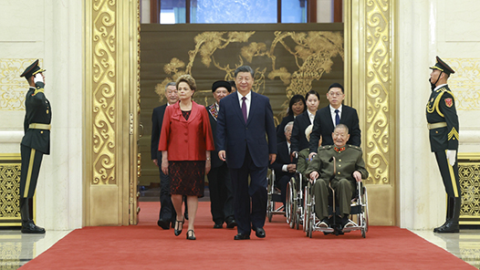 中華人民共和國國家勛章和國家榮譽(yù)稱號頒授儀式在京隆重舉行 習(xí)近平向國家勛章和國家榮譽(yù)稱號獲得者頒授勛章獎(jiǎng)?wù)虏l(fā)表重要講話