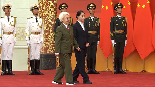 視頻｜田華兩次敬禮：我這個(gè)人就是屬于國家的