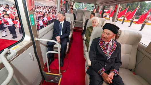 今天的儀式現(xiàn)場，這些瞬間令人感動(dòng)