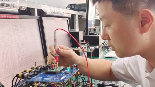 中國夢·大國工匠篇 | 劉勇：匠心磨礪北斗“芯”