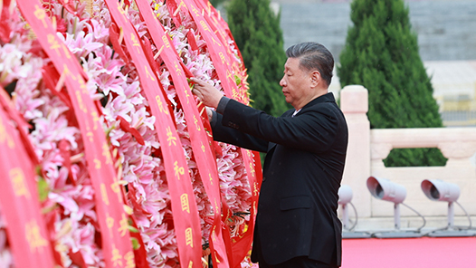 烈士紀(jì)念日向人民英雄敬獻花籃儀式在京隆重舉行 習(xí)近平等黨和國家領(lǐng)導(dǎo)人出席