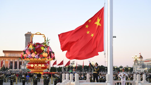 75周年華誕！這一抹中國紅閃耀華夏