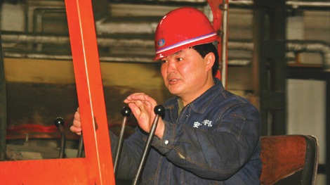 輝煌75載 與共和國(guó)同成長(zhǎng)的勞動(dòng)模范｜李志瑤：“信心要比黃金貴，辦法總比困難多”