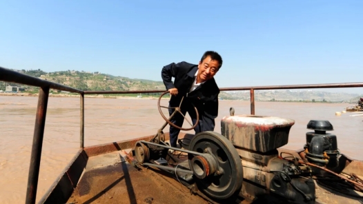 輝煌75載 與共和國(guó)同成長(zhǎng)的勞動(dòng)模范｜任鳳祥：守護(hù)生命獻(xiàn)大愛