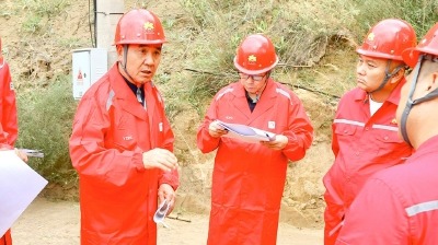 輝煌75載 與共和國(guó)同成長(zhǎng)的勞動(dòng)模范 | 王海榮：油田里的“草根發(fā)明家”