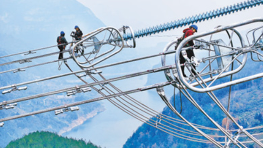 奮進強國路 闊步新征程·重大工程巡禮丨電力高速路 瞬傳清潔電
