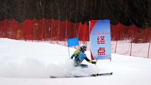 組圖來襲！看全國職工冰雪運動挑戰(zhàn)賽熱“雪”現(xiàn)場