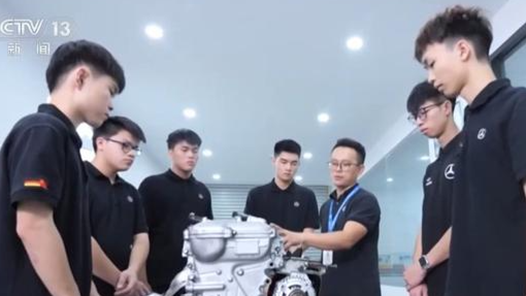 全國政協(xié)委員胡德兆：建優(yōu)產(chǎn)教評技能生態(tài)鏈 讓人才產(chǎn)業(yè)“雙向奔赴”