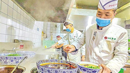 感動，美食送給環(huán)衛(wèi)工人！