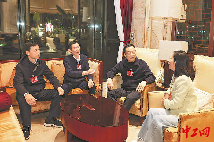 2895957_tpzz_1741453150699_b 2895957_tpzz_1741453150699_b