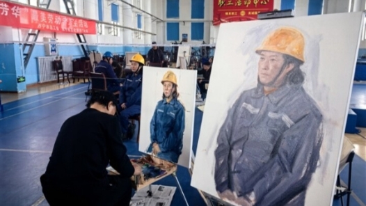 西寧啟動(dòng)“丹青繪百年 勞動(dòng)綻芳華”最美勞動(dòng)者寫生活動(dòng)