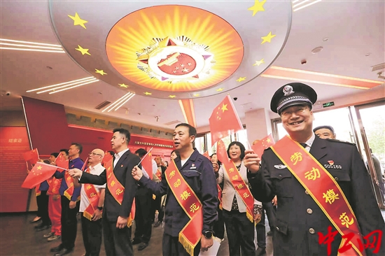 2956840_tpzz_1745653129937_b 2956840_tpzz_1745653129937_b