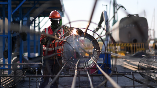 光榮屬于每一個(gè)挺膺擔(dān)當(dāng)?shù)膴^斗者