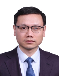 任清證件照（白底）