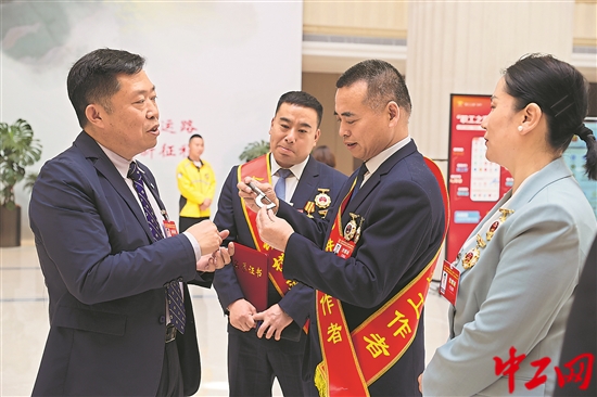 2958802_tpzz_1745763235373_b 2958802_tpzz_1745763235373_b