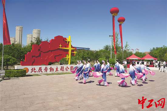 2955047_tpzz_1745764623618_b 2955047_tpzz_1745764623618_b