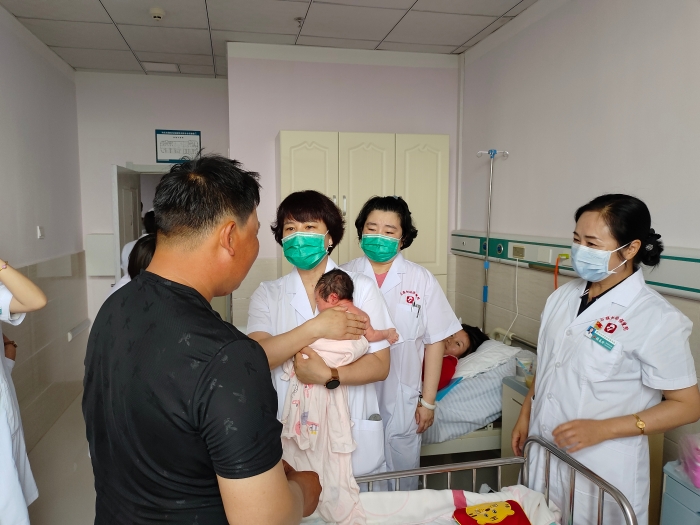 援蒙時指導(dǎo)新生兒心肺復(fù)蘇技能操作 援蒙時指導(dǎo)新生兒心肺復(fù)蘇技能操作