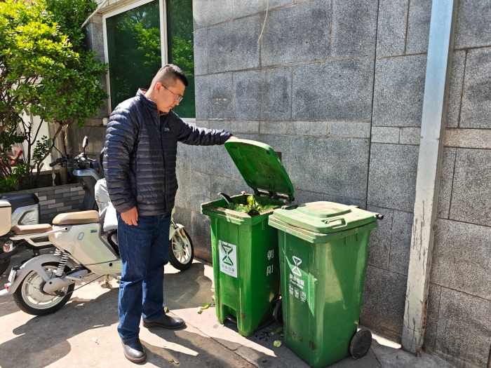 2.檢查垃圾桶-朝陽(yáng)區(qū)城市管理委李樹(shù)茂 2.檢查垃圾桶-朝陽(yáng)區(qū)城市管理委李樹(shù)茂