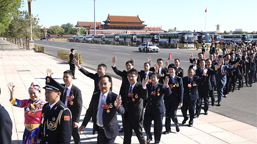 腳踏實地奮發(fā)進(jìn)取！這一刻，是屬于勞動者的榮光！
