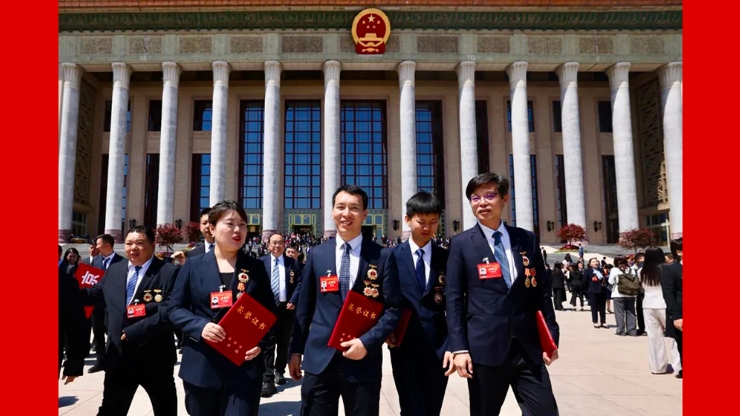 現(xiàn)場(chǎng)圖集｜這一刻，是屬于勞動(dòng)者的榮光