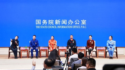 微光成炬，他們讓勞模精神熠熠生輝