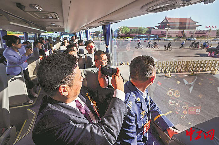 2960526_tpzz_1745907761017_b 2960526_tpzz_1745907761017_b