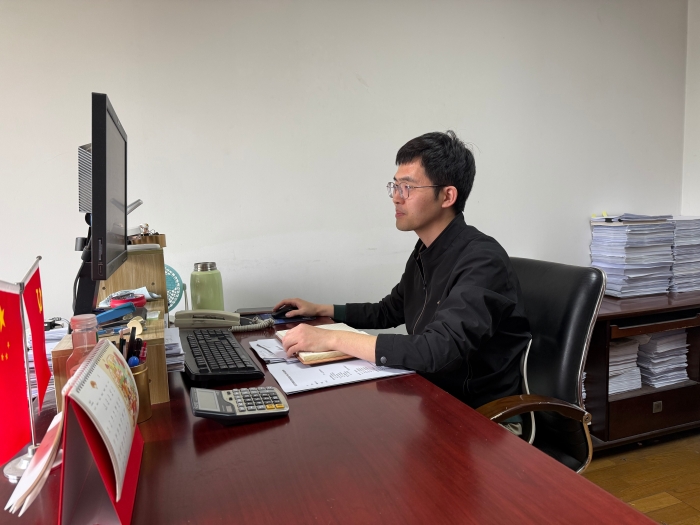 韓耀輝工作照1 韓耀輝工作照1