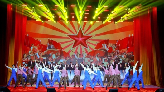 致敬勞動(dòng)者！吉林這場(chǎng)文藝展演“星”光閃耀、精彩紛呈
