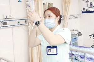 白衣下的青春風(fēng)采