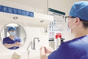 一名“00后”男護(hù)士的首個(gè)護(hù)士節(jié)