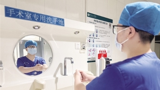 一名“00后”男護士的首個護士節(jié)