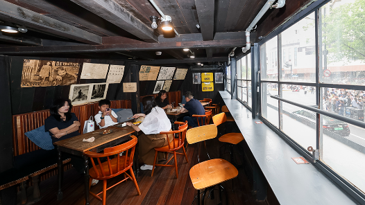 鍥而不舍落實(shí)中央八項(xiàng)規(guī)定精神｜老百姓盼的，就是我們要干的——八項(xiàng)規(guī)定推動(dòng)黨群干群關(guān)系更加密切