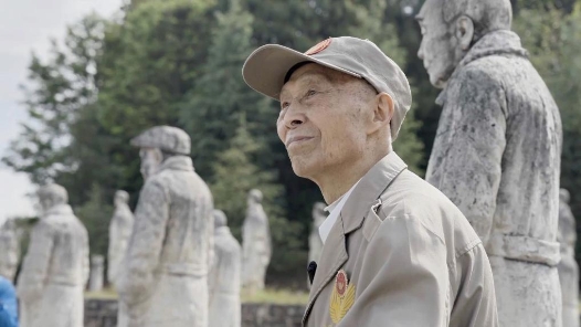 新華視點(diǎn)｜99歲抗戰(zhàn)老兵遷居云南松山：我要替犧牲的兄弟說聲“謝謝”