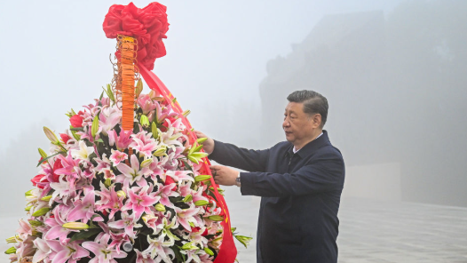 視頻丨習(xí)近平在山西陽(yáng)泉市向抗戰(zhàn)烈士敬獻(xiàn)花籃并參觀(guān)百團(tuán)大戰(zhàn)紀(jì)念館