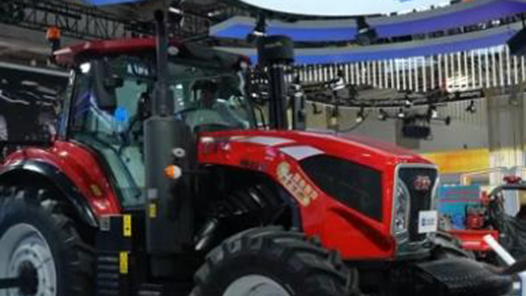 東方紅混動拖拉機亮相鏈博會！未來可實現(xiàn)無人駕駛