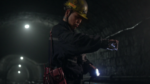 “以風(fēng)為語(yǔ)”張亮與他的礦井安全線