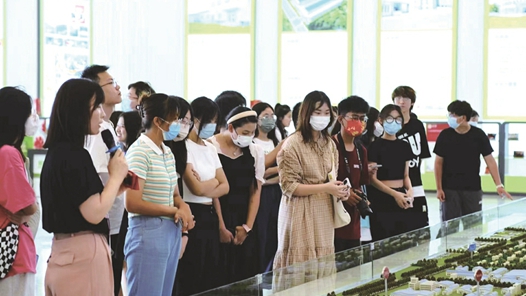 昆明呈貢區(qū)職工子女暑期愛心托管班開啟研學(xué)之旅