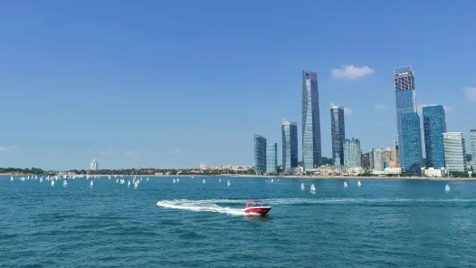 奮勇?tīng)?zhēng)先，決戰(zhàn)決勝“十四五”｜青島以開(kāi)放主動(dòng)贏得發(fā)展主動(dòng)