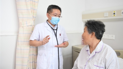 醫(yī)者仁心耀中原