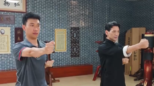 工間詠春操｜第八招“提膝護(hù)手”！