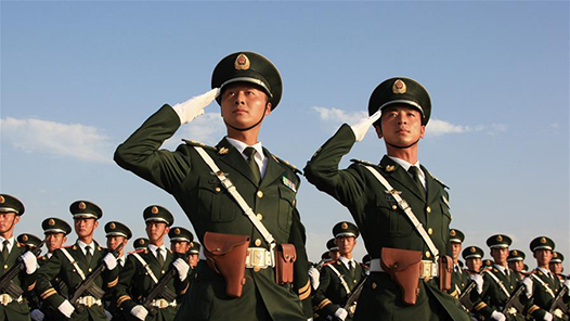 新華社快訊：我軍力量結(jié)構(gòu)新布局在閱兵中首次集中展示