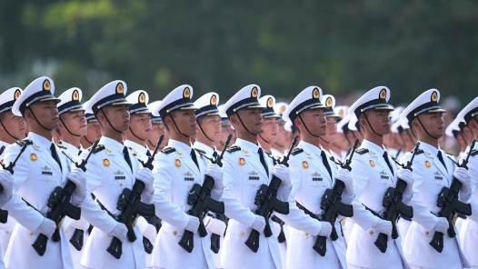 閱兵現(xiàn)場｜海軍方隊(duì)：受閱隊(duì)伍中平均年齡最小的方（梯）隊(duì)
