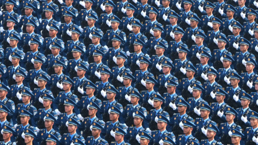 中國軍人，威武！威武！威武！